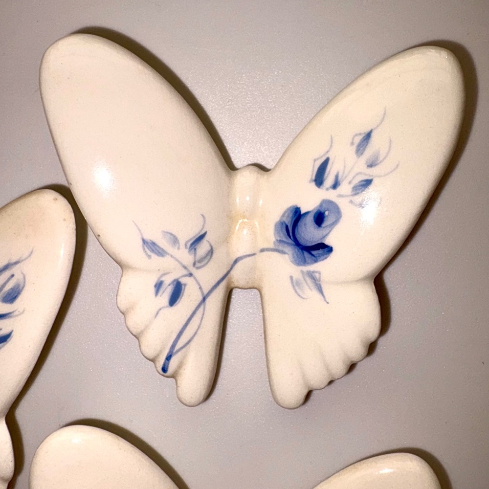 LASTING PRODUCTS Ceramic Butterflies w/Hand Painted Rose Floral Design Vintage - Picture 7 of 14